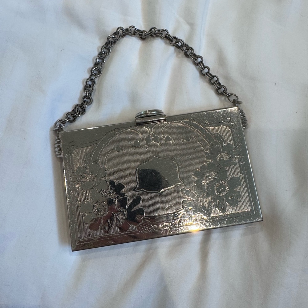 Elegant Silver Clutch with Chain